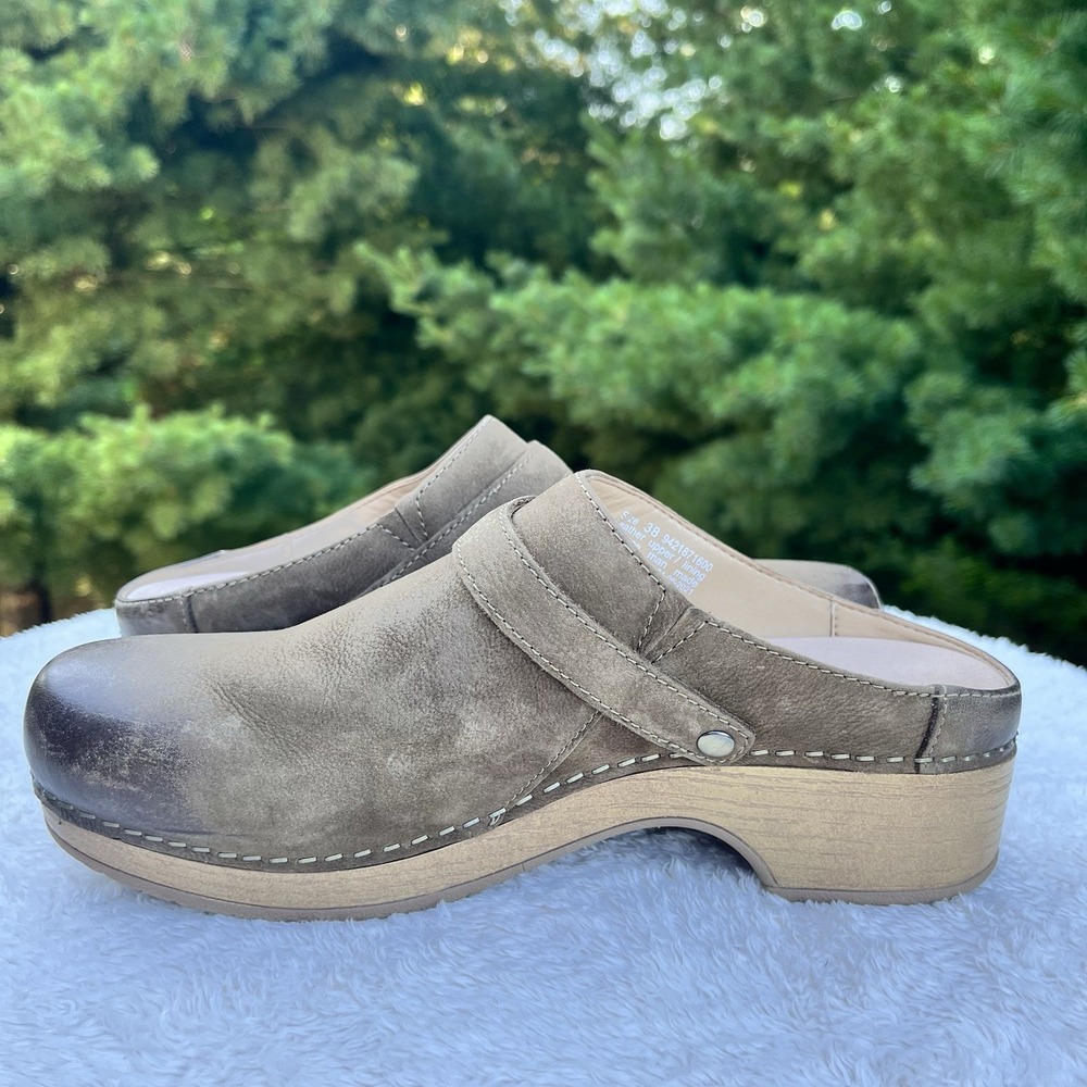 Dansko Berry Burnished Clogs Womens EU 38 | US 7.5-8 Brown Mushroom Swivel Strap - Picture 5 of 9